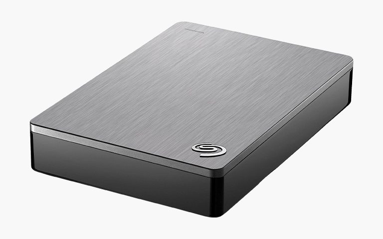 Gri metal kapaklı Seagate harici hard disk